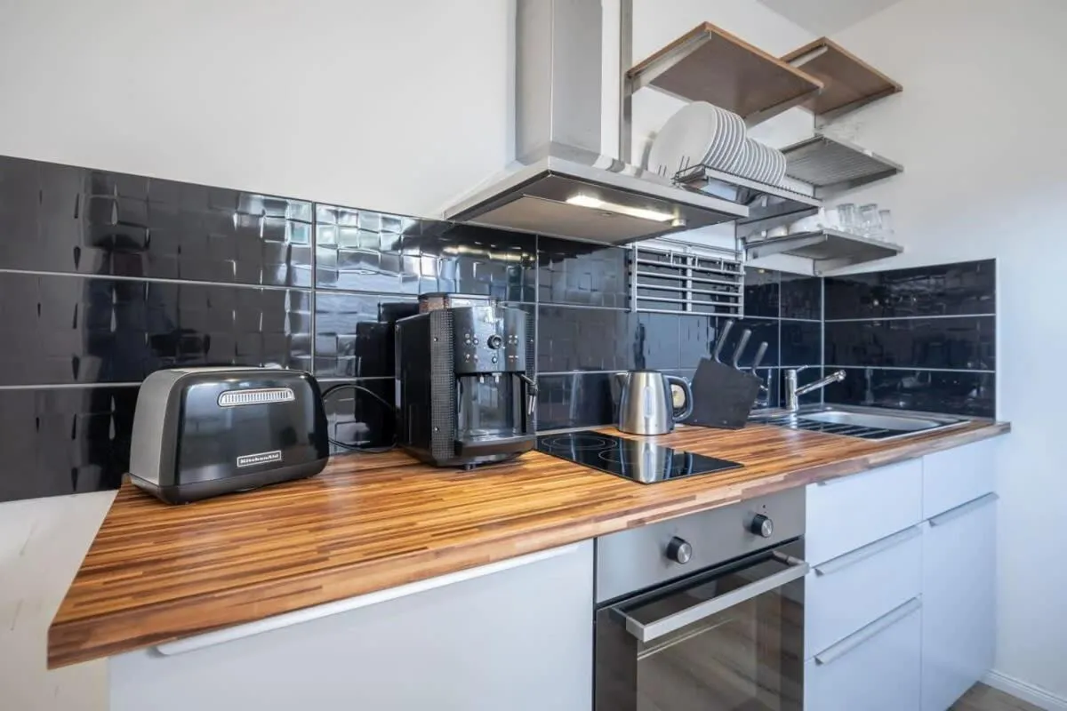 Image 3 of 1 Schulterblatt-Apartments Hamburg For 6
