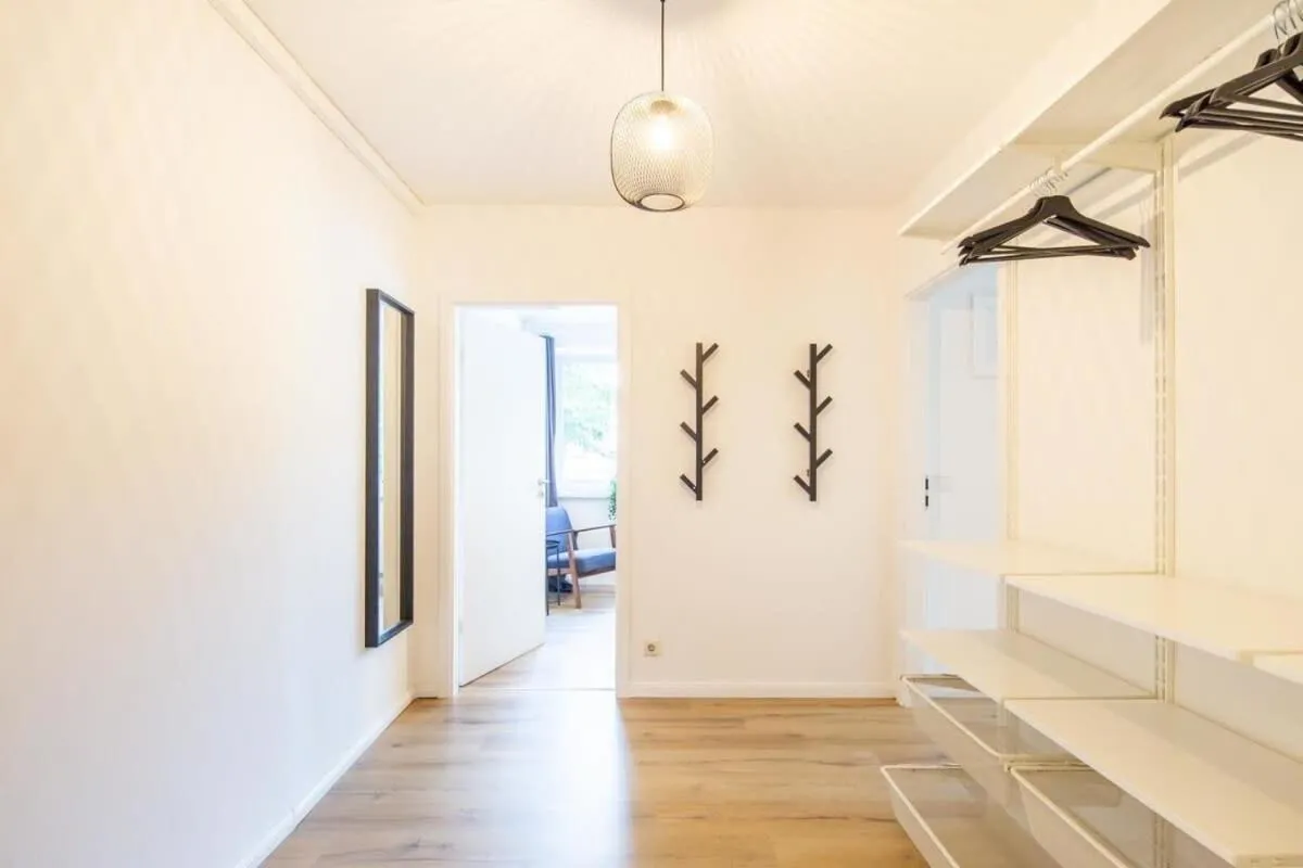 Image 2 of 3 Bedroom apartment in great location