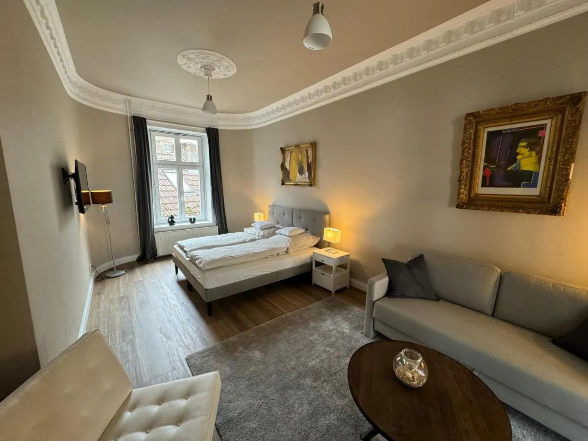 Image 6 of Art Apartments