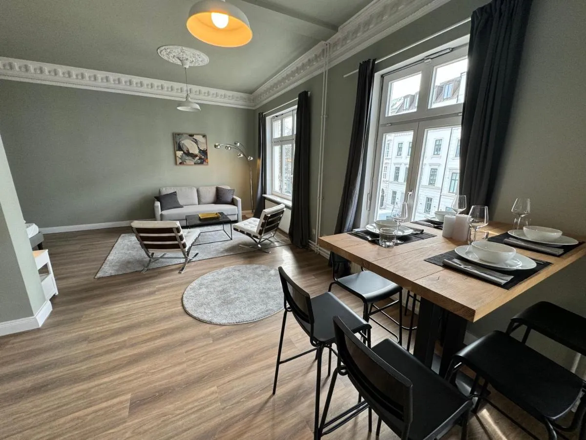 Image 2 of Art Apartments