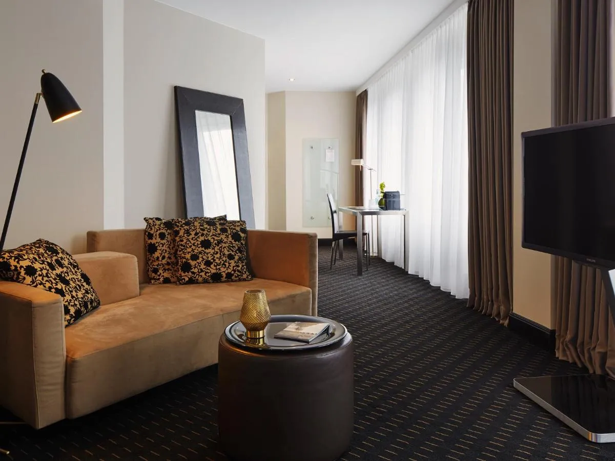 Image 2 of Boston Hotel HH