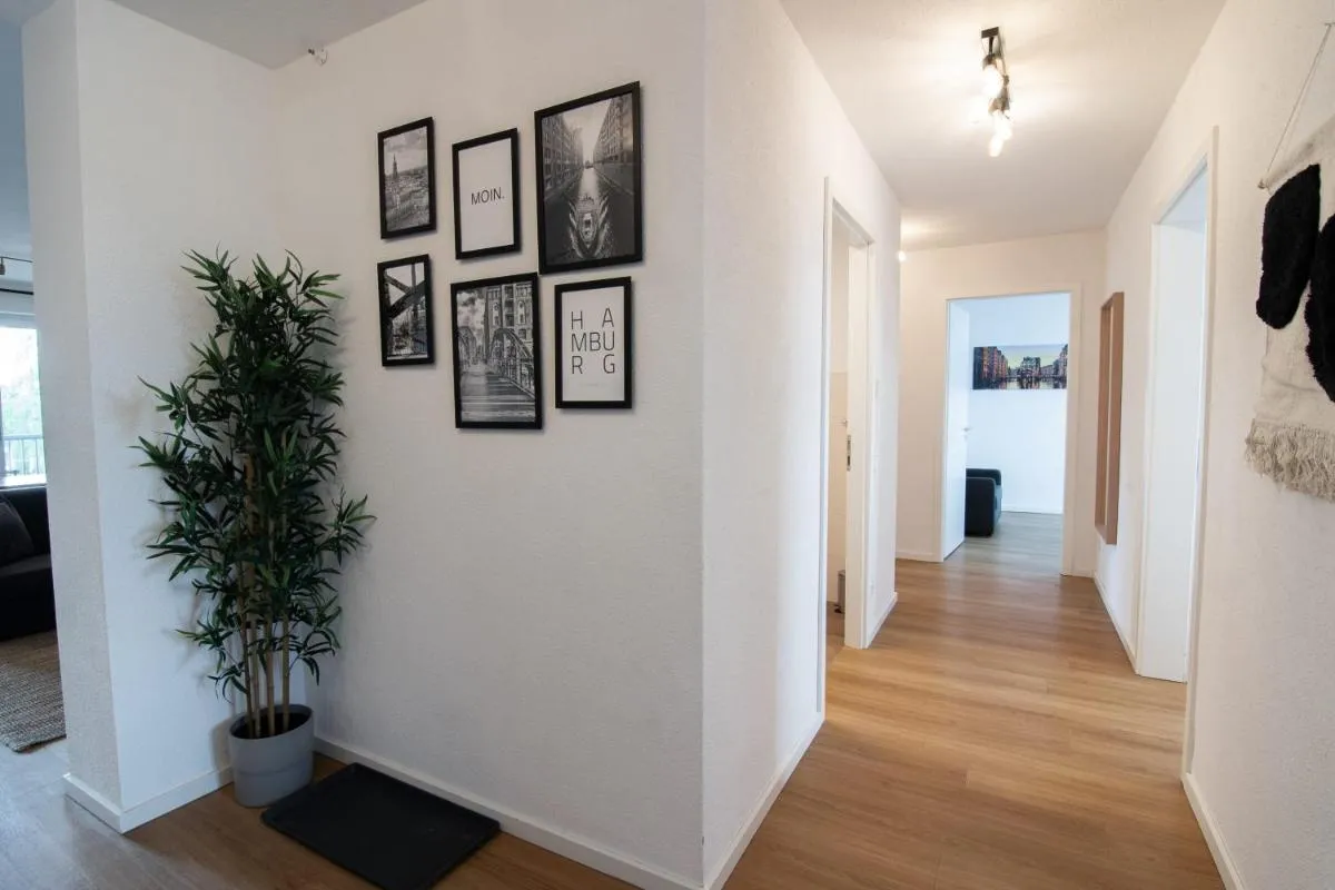 Image 4 of Central Apartment 4 Bedrooms for up to 12 Guests