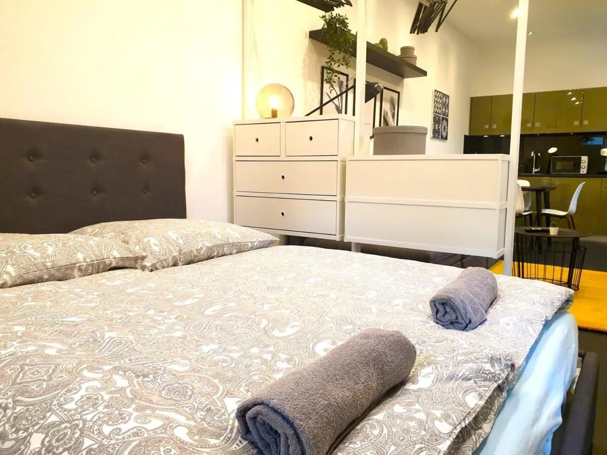 Image 1 of Cosy Studio with Private Parking