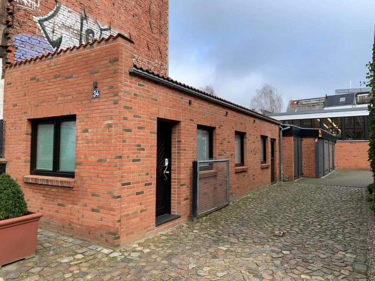 Image 5 of Cosy Studio with Private Parking