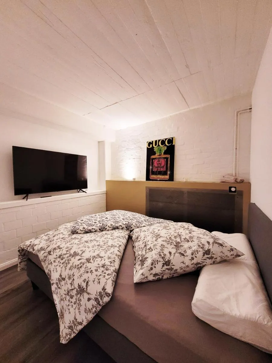 Image 3 of Exklusives Hafen-Appartement mit Whirlpool, kleiner Wasserterasse, City-Nah & eigenem Parkplatz