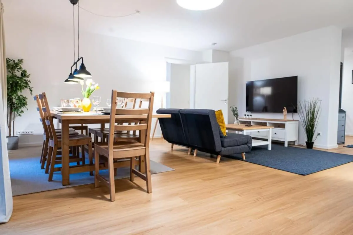 Image 3 of Four Bedroom in urban location