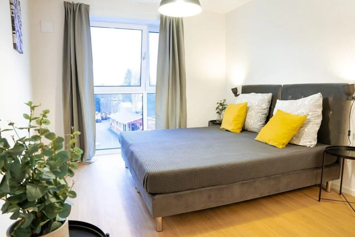 Image 6 of Four Bedroom in urban location