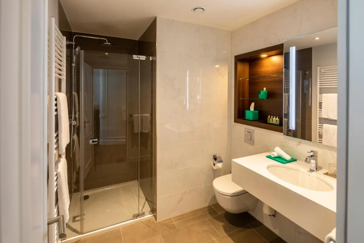 Image 2 of Fraser Suites Hamburg