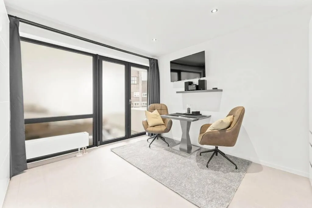Image 1 of HH 05 Modernes Apartment am Winterhuder Marktplatz