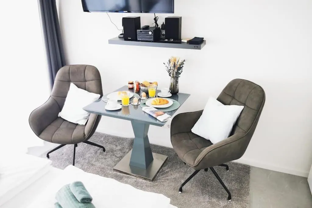 Image 3 of HH 06 Modernes Apartment am Winterhuder Marktplatz
