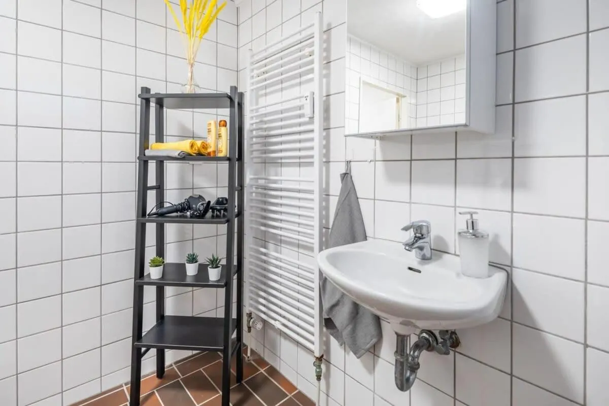 Image 2 of Hamburg City Apartment