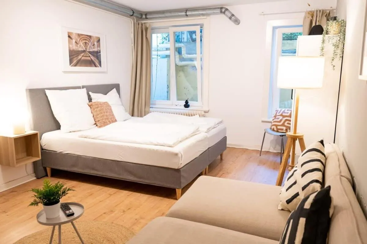 Image 2 of Hamburg City Apartment for 5