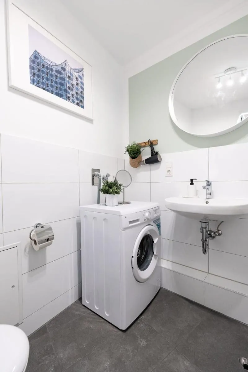 Image 3 of Hamburg City Apartment for 5