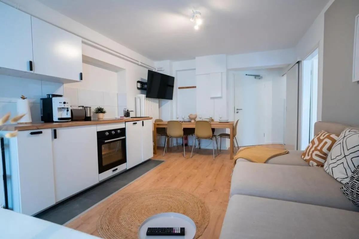 Image 2 of Hamburg City Apartment for 7