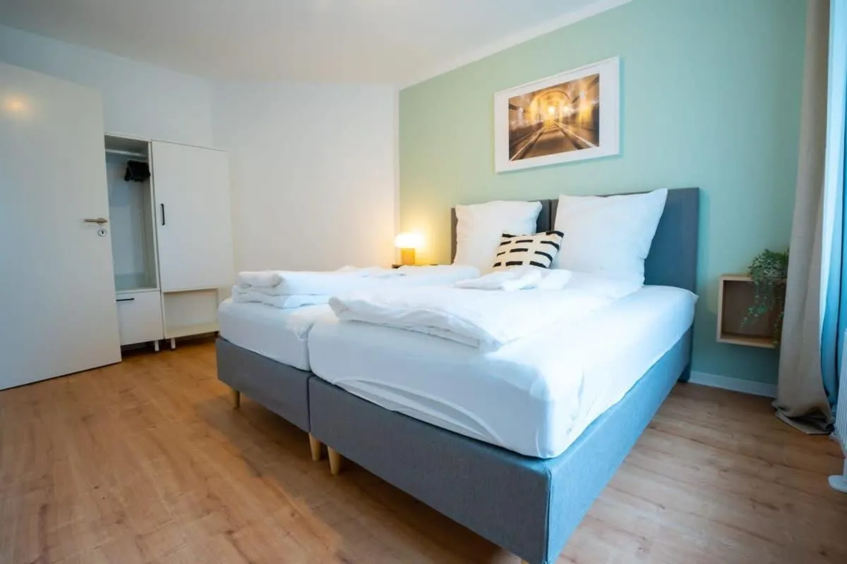 Image 5 of Hamburg City Apartment for 7