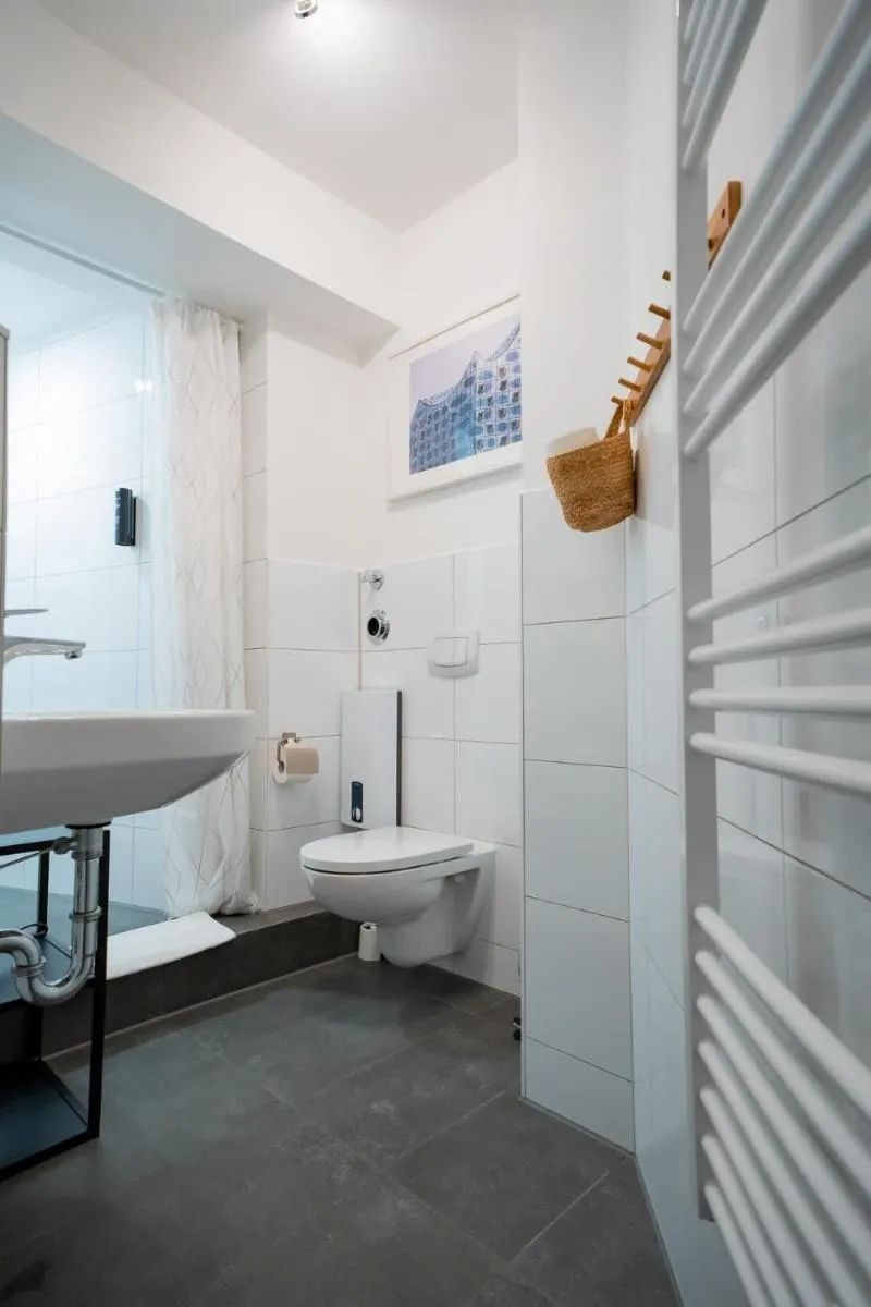 Image 3 of Hamburg City Apartment for 7
