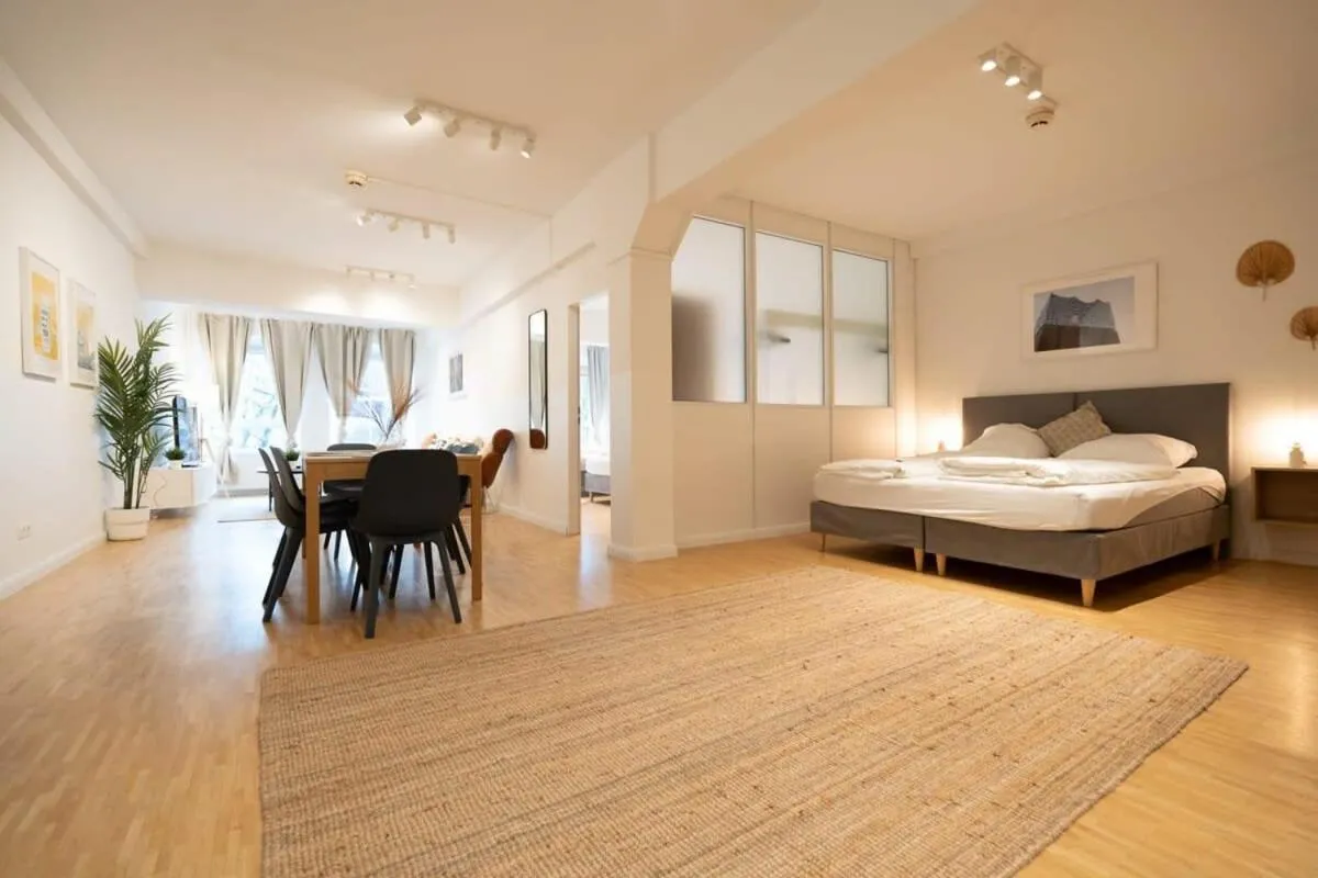 Image 5 of Hamburg City Center Apartment