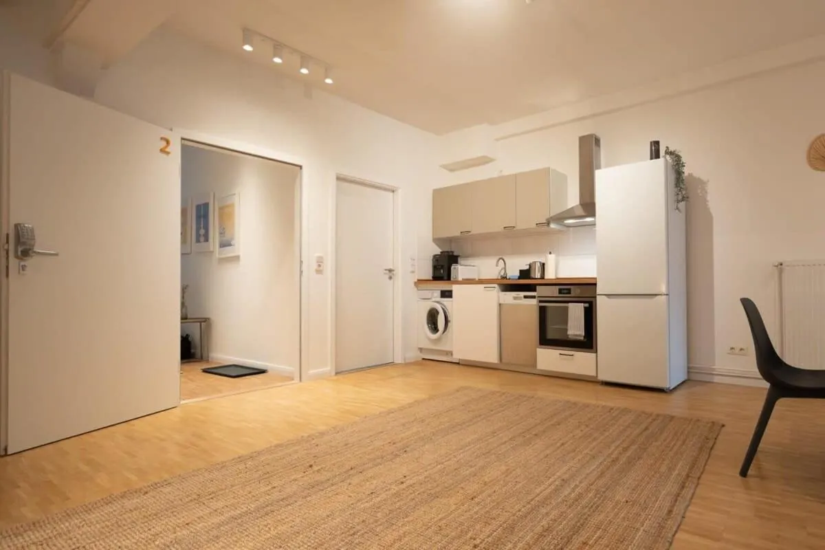 Image 2 of Hamburg City Center Apartment