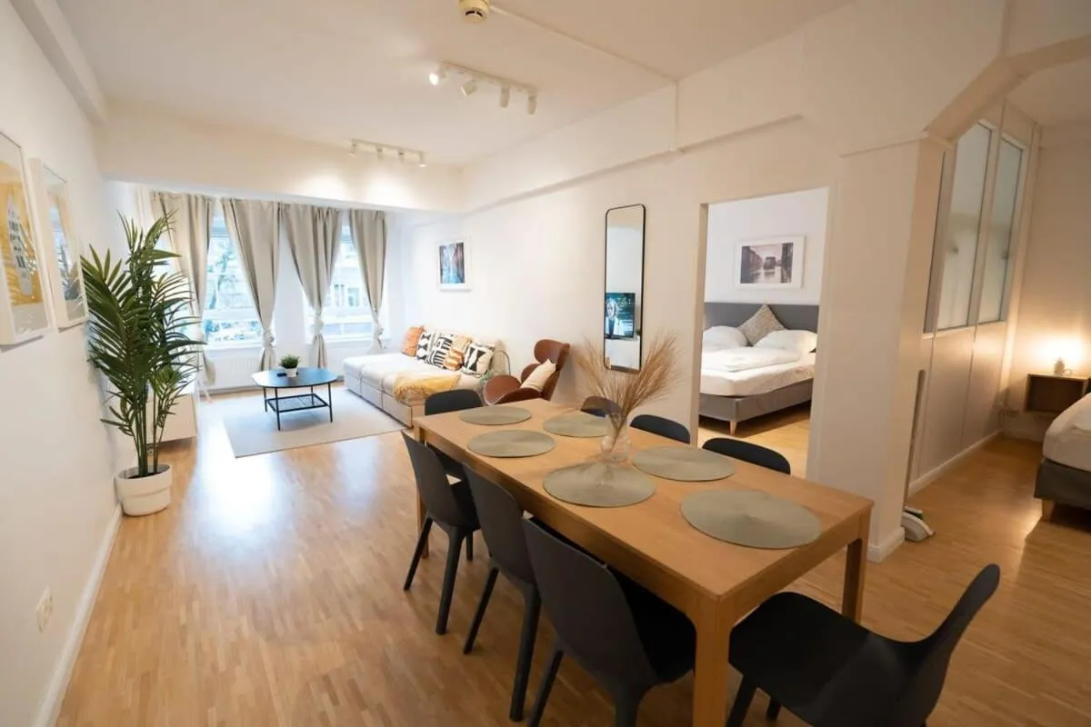 Image 1 of Hamburg City Center Apartment