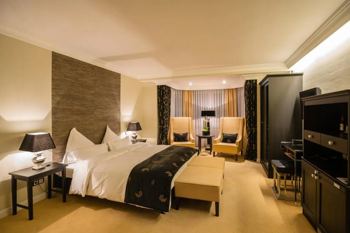 Image of Hotel Business & More SELF CHECK IN