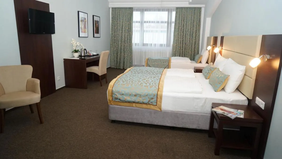 Image 1 of Hotel Class
