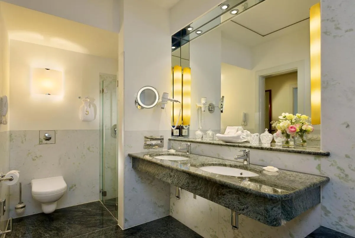 Image 2 of Hotel Louis C. Jacob
