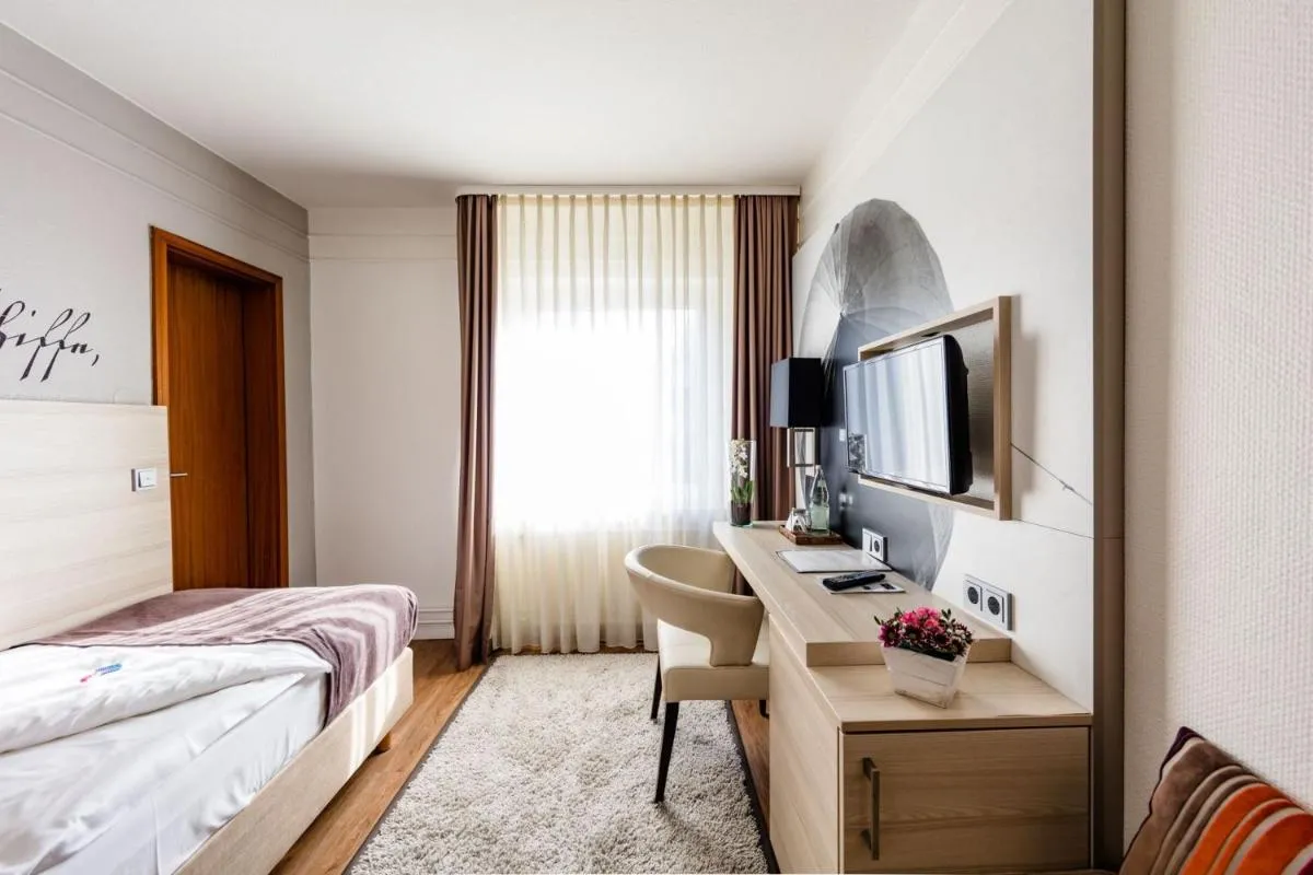 Image 4 of Hotel Zum Zeppelin Hamburg