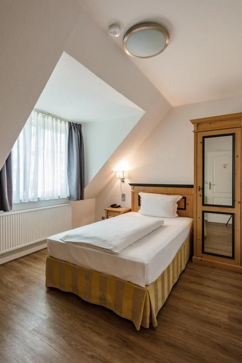 Image 5 of Hotel Zum Zeppelin Hamburg