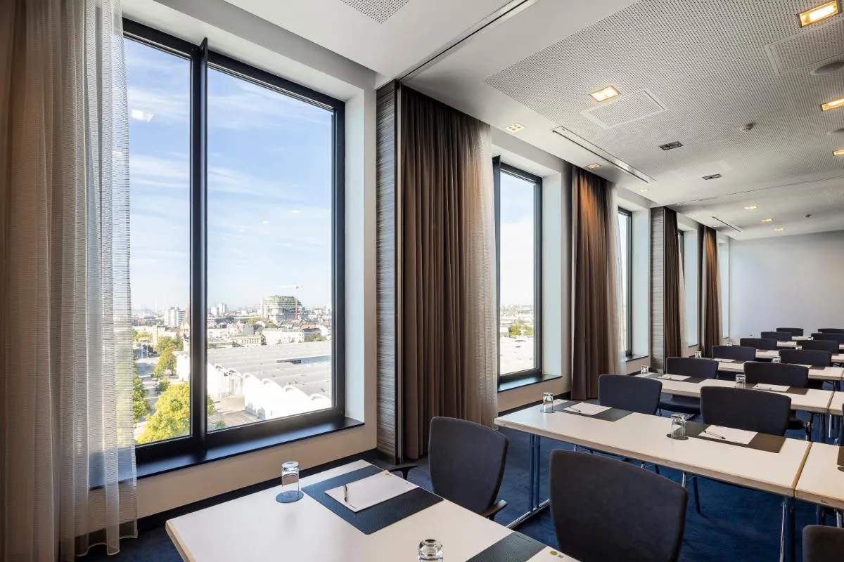 Image 6 of IntercityHotel Hamburg Dammtor-Messe