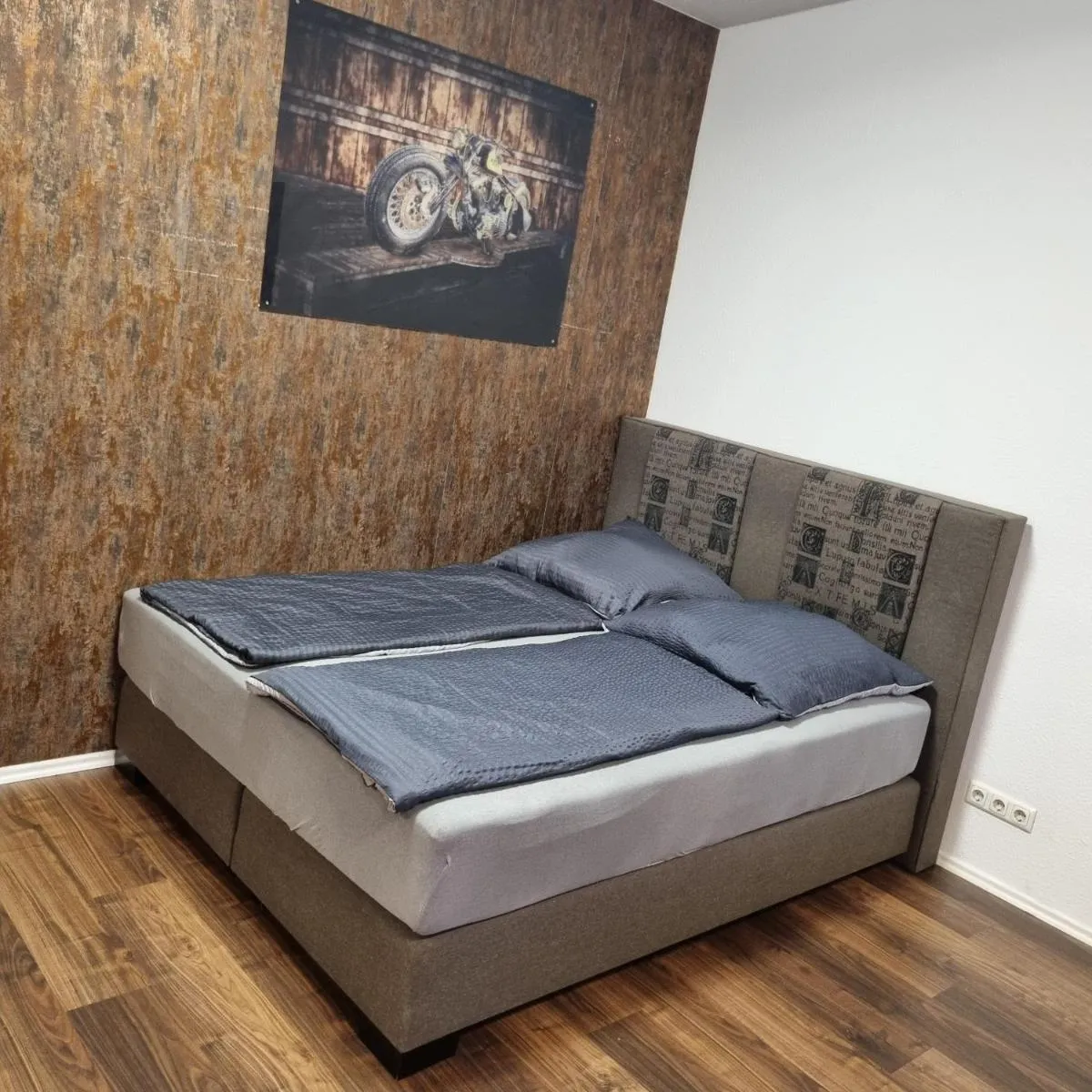 Image 1 of Kiezloft