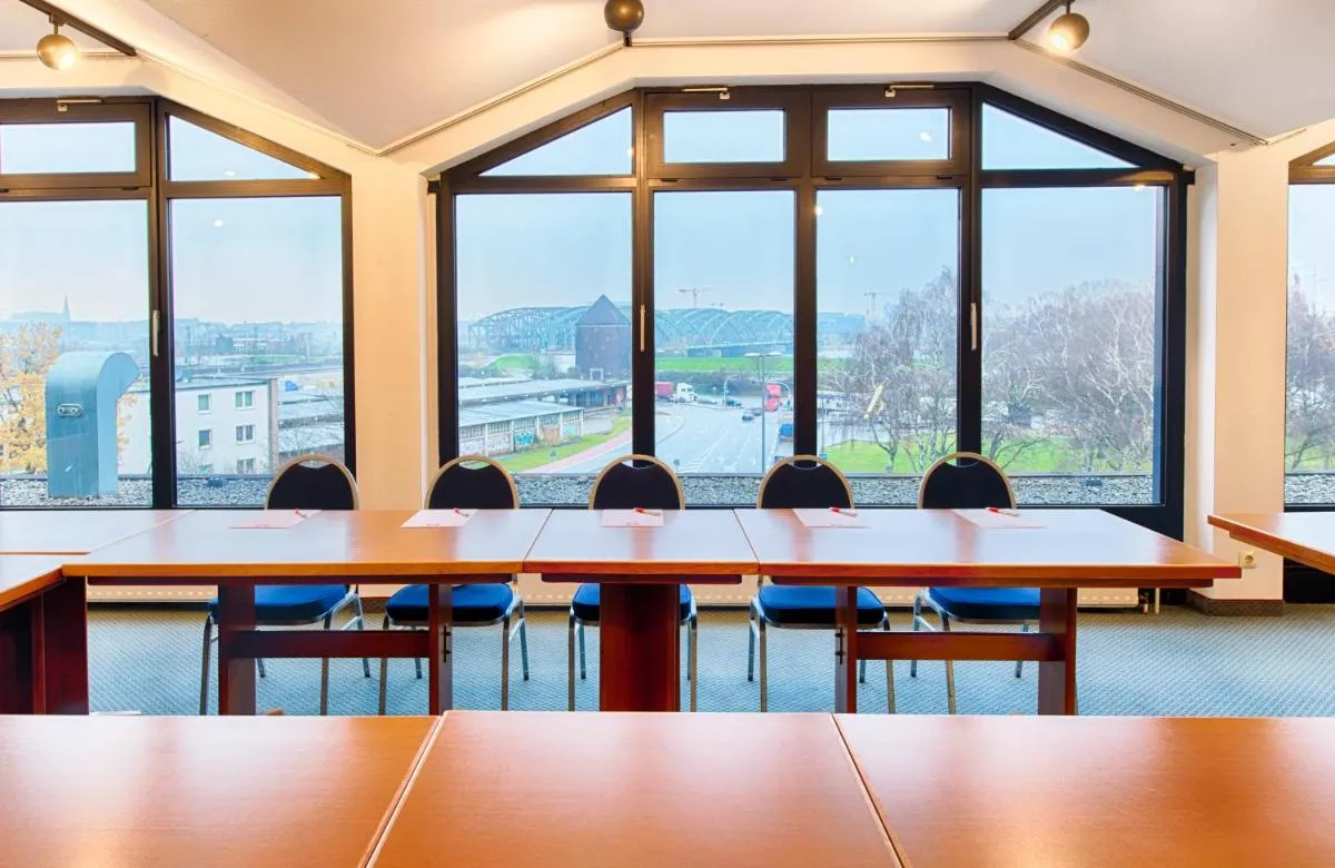 Image 6 of Leonardo Hotel Hamburg Elbbrücken