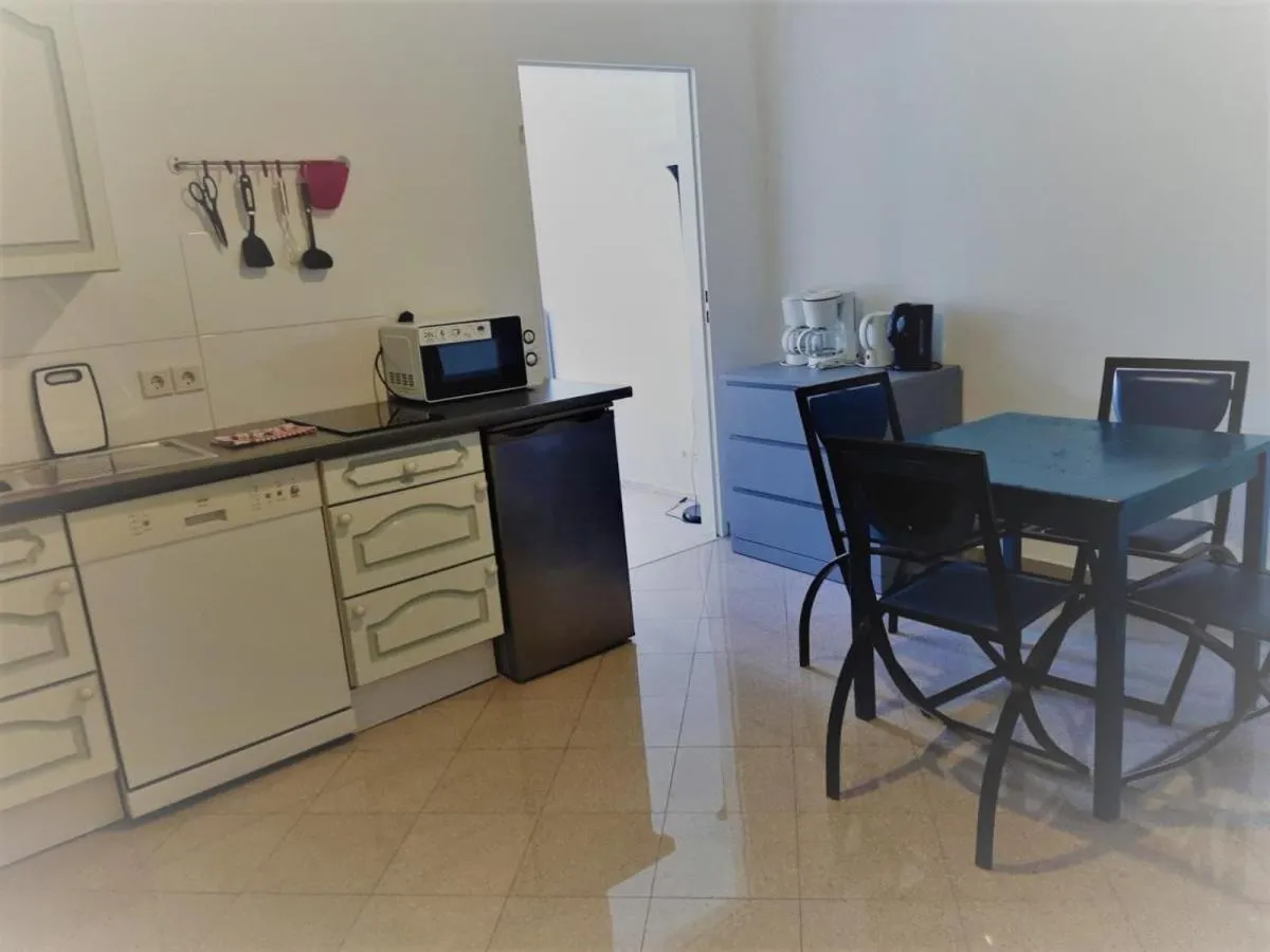 Image 1 of Mehrbett-Apartment 7 Citynah, einfache Ausstattung