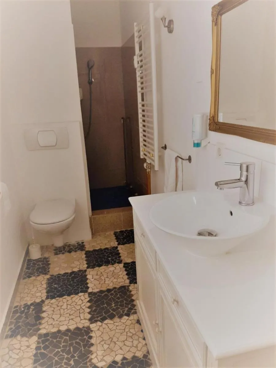 Image 2 of Mehrbett-Apartment 7 Citynah, einfache Ausstattung