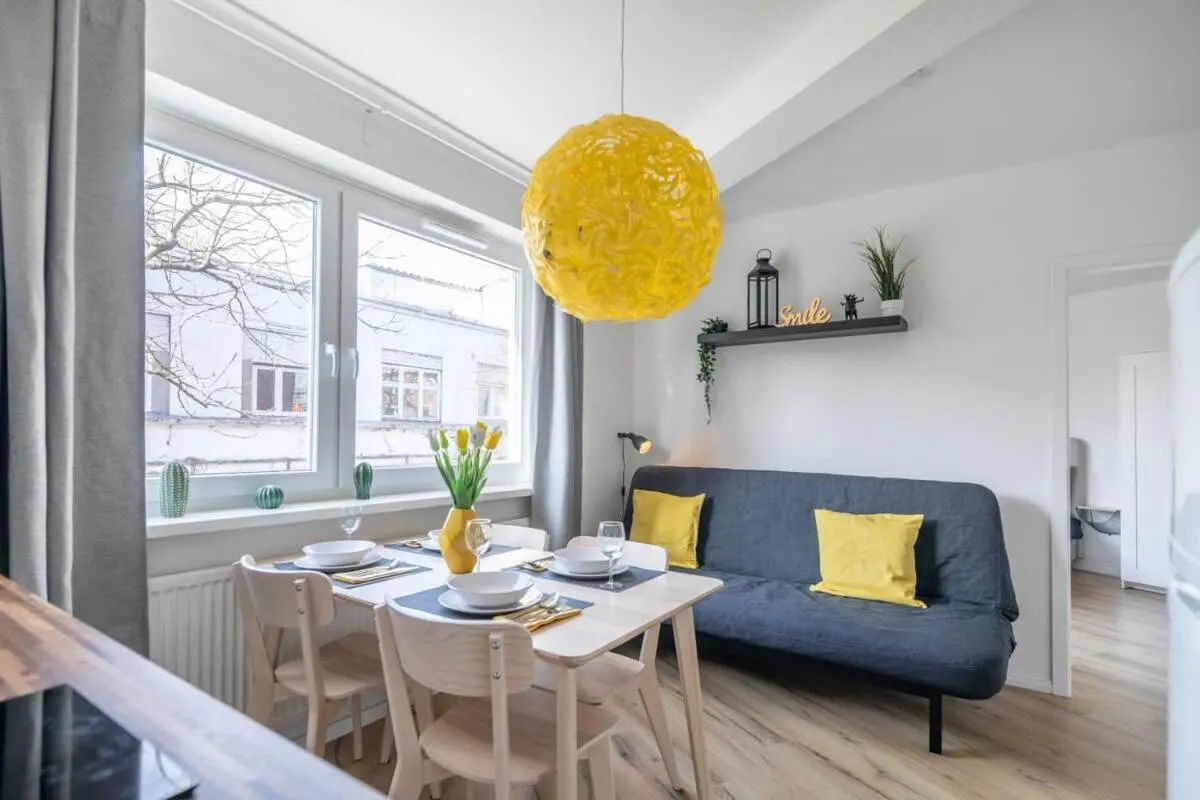 Image 3 of Modern Apartment for 6 close to the Schanzenviertel – Unit 2