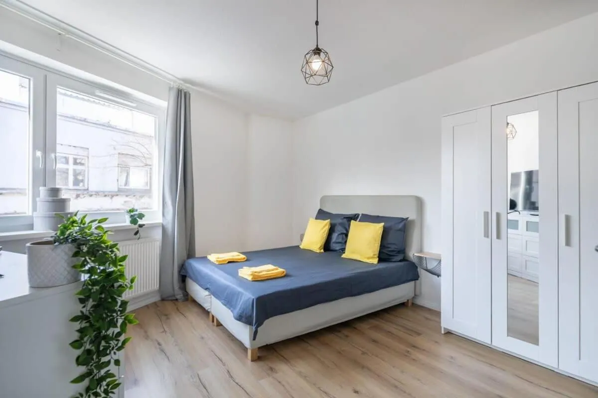 Image 1 of Modern Apartment for 6 close to the Schanzenviertel – Unit 2
