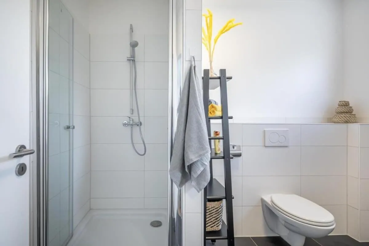 Image 2 of Modern Apartment for 6 close to the Schanzenviertel – Unit 2