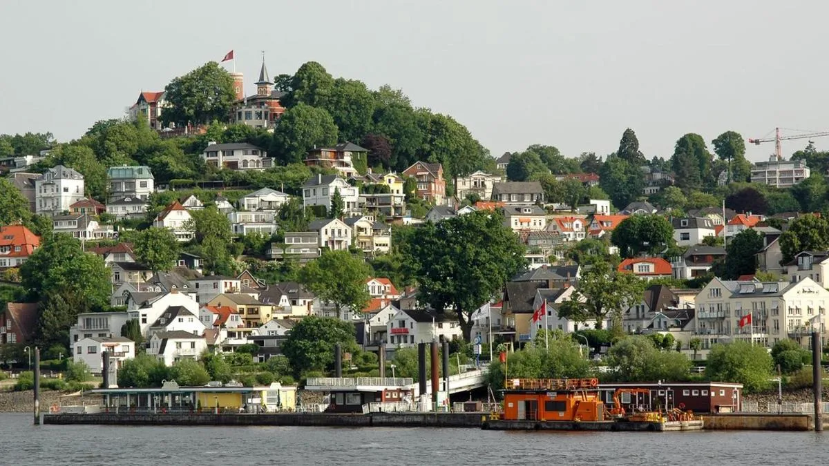 Image 5 of Peaceful Apartment- 3 Zi- Loggia & Garden in Blankenese-