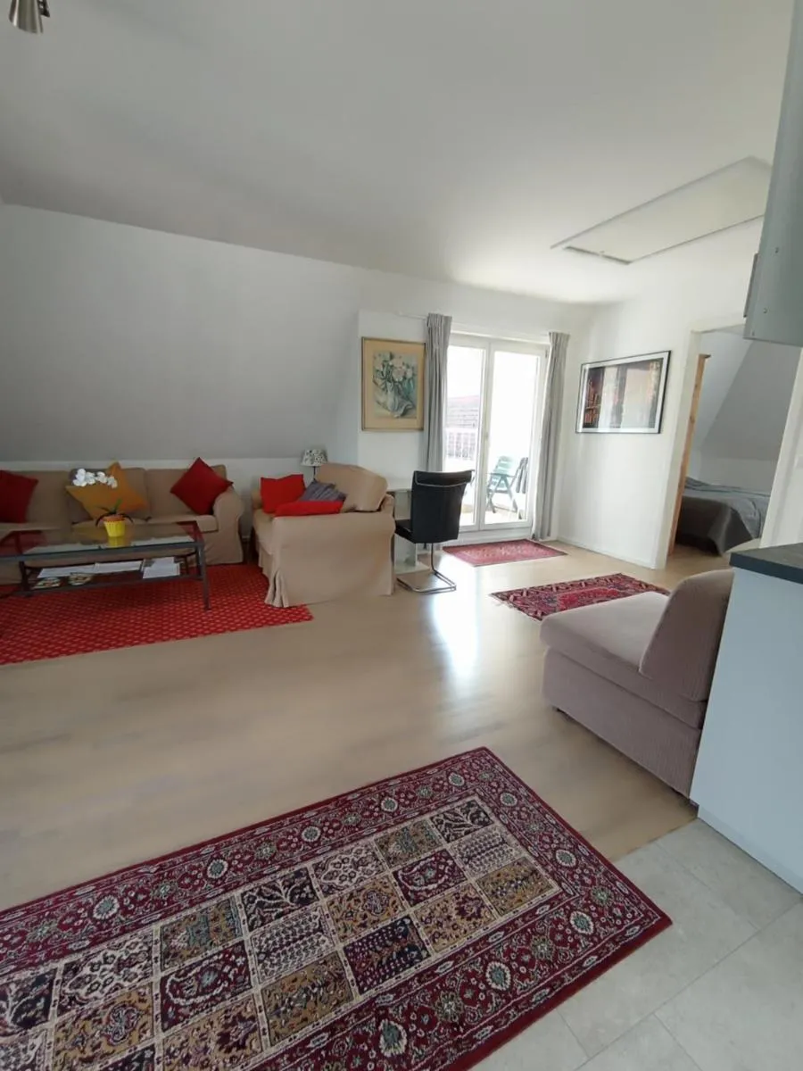 Image 1 of Peaceful Apartment- 3 Zi- Loggia & Garden in Blankenese-