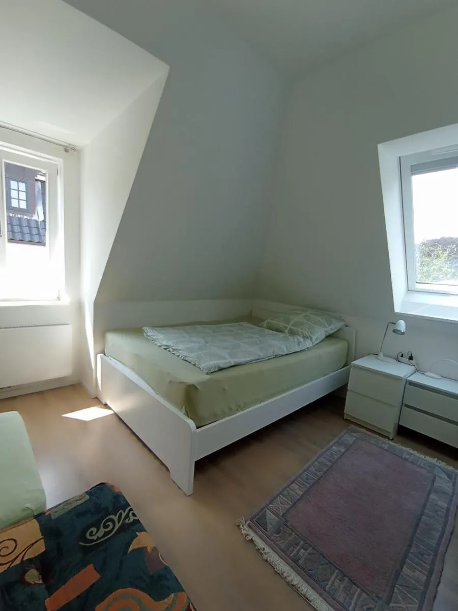 Image 6 of Peaceful Apartment- 3 Zi- Loggia & Garden in Blankenese-