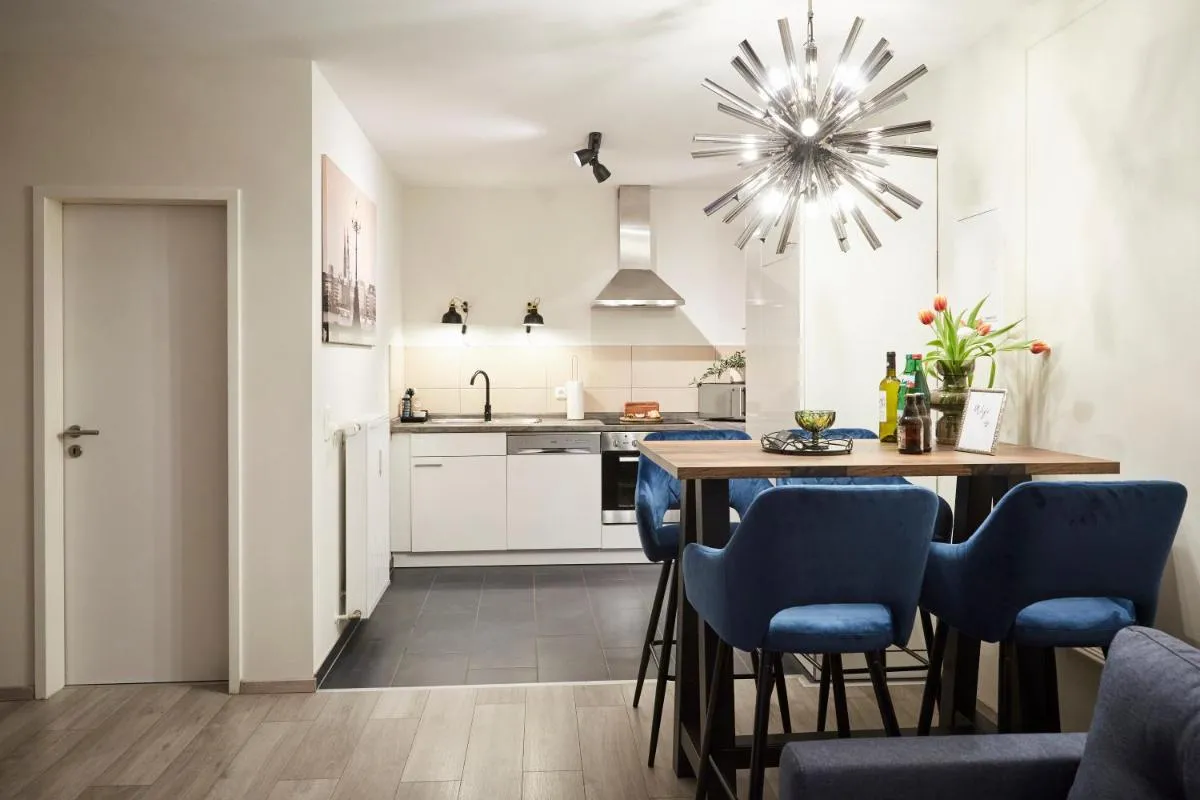 Image 3 of R B Apartment Hamburg Business am Flughafen für 1-5 Personen – ideal für Geschäftsreisende und Familien – Küche – Waschtrockner – Smart TV