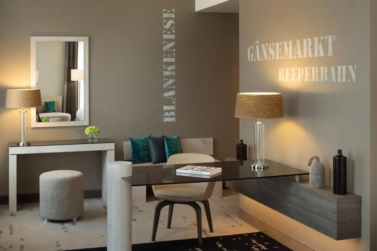 Image 2 of Renaissance Hamburg Hotel