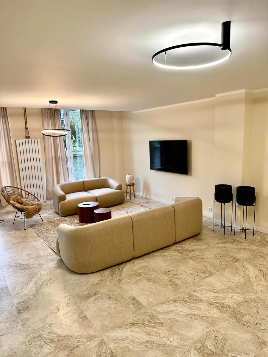 Image 6 of Sanierte 5 Zimmer Luxus Standard Apartment auf 350qm