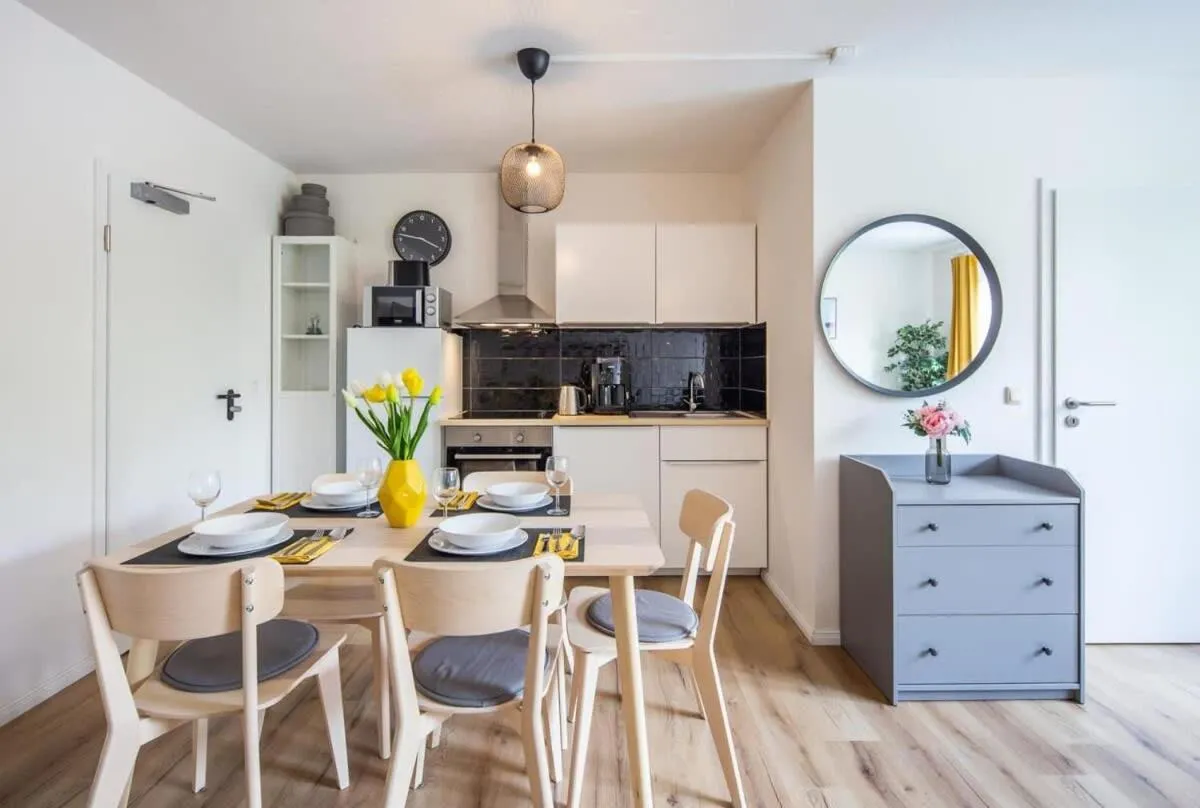 Image 3 of Schulterblatt-Apartments Hamburg Unit 3 For 5