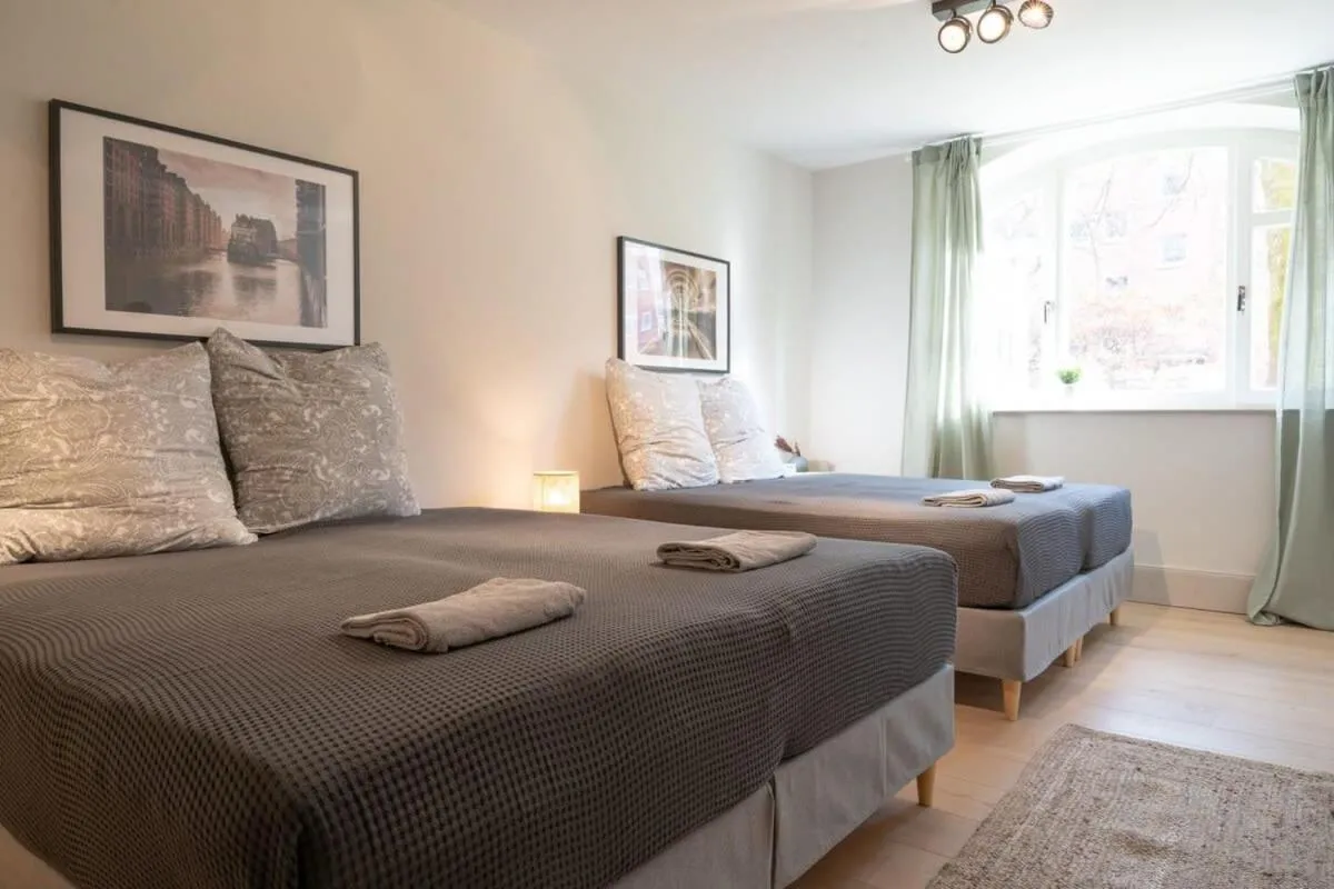 Image 1 of Spacious 3-bedroom apartment near Eilbekpark