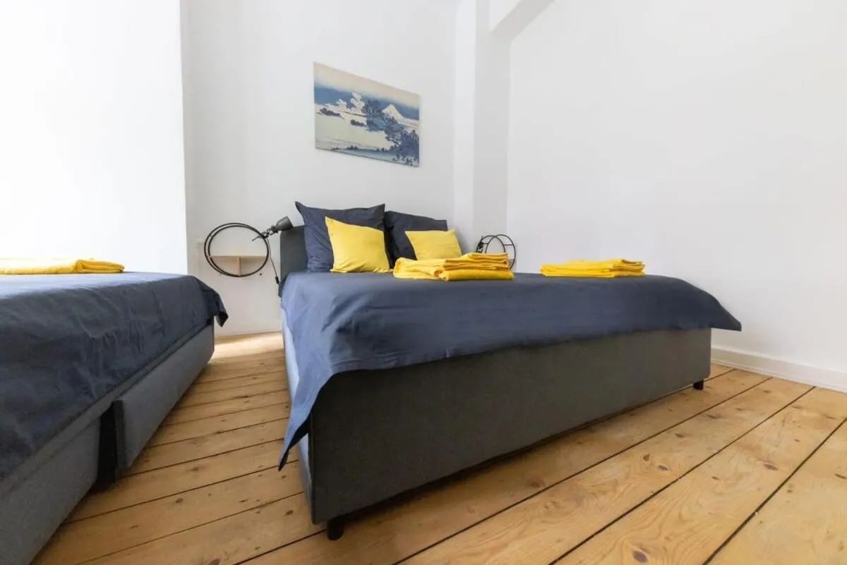 Image 5 of Spacious Apt for 8 in great location