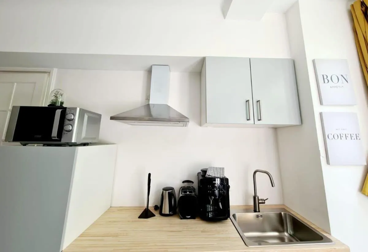 Image 6 of Spacious Apt for 8 in great location