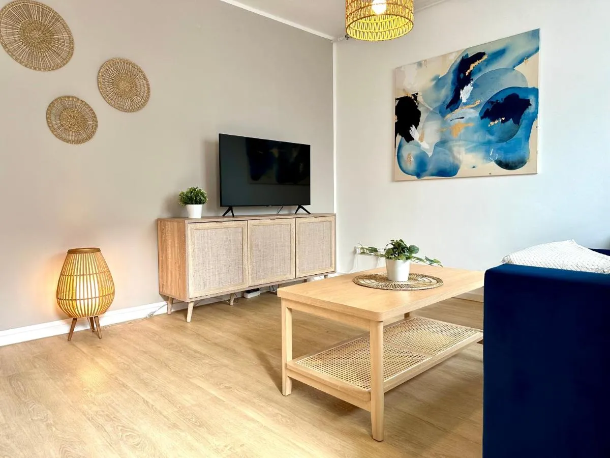 Image 4 of Stylisches 2-Zimmer Ambient Apartment in Alsternähe mit Kingsize-Bett & Schlafsofa
