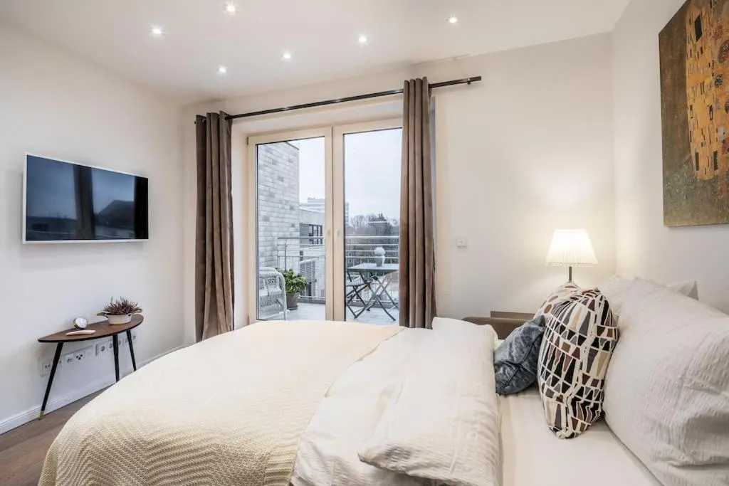 Image 1 of Charming Apartment Close to Heart of Hamburg