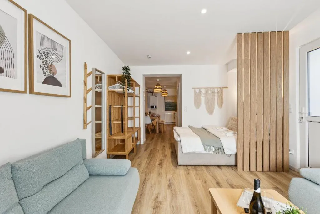 Image of Gemütliches 2 Zimmer Ambient Apartment mit Queensize-Bett , Etagenbett& Schlafsofa in Alsternähe