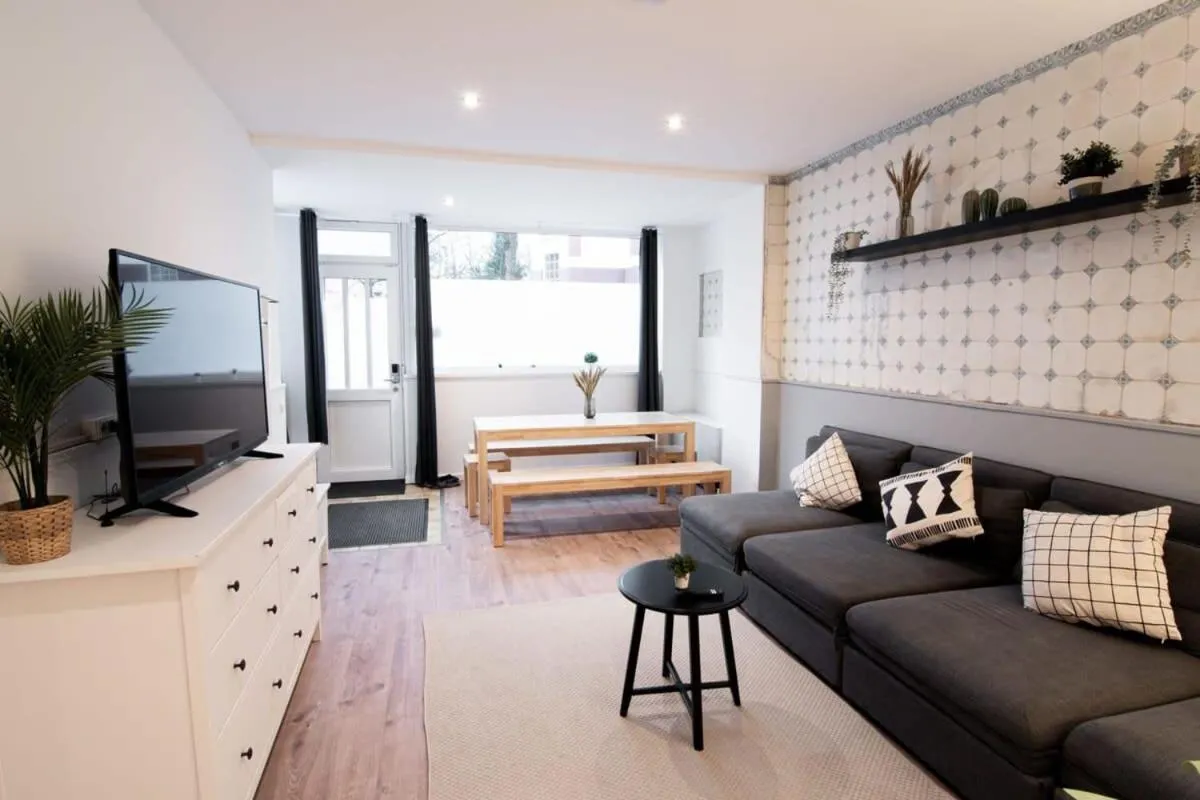 Image 4 of Great Three Bedroom Apartment